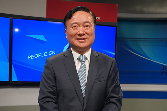 中國五礦集團有限公司黨組書記、董事長翁祖亮做客人民網(wǎng)。實習(xí)生趙晉杰攝