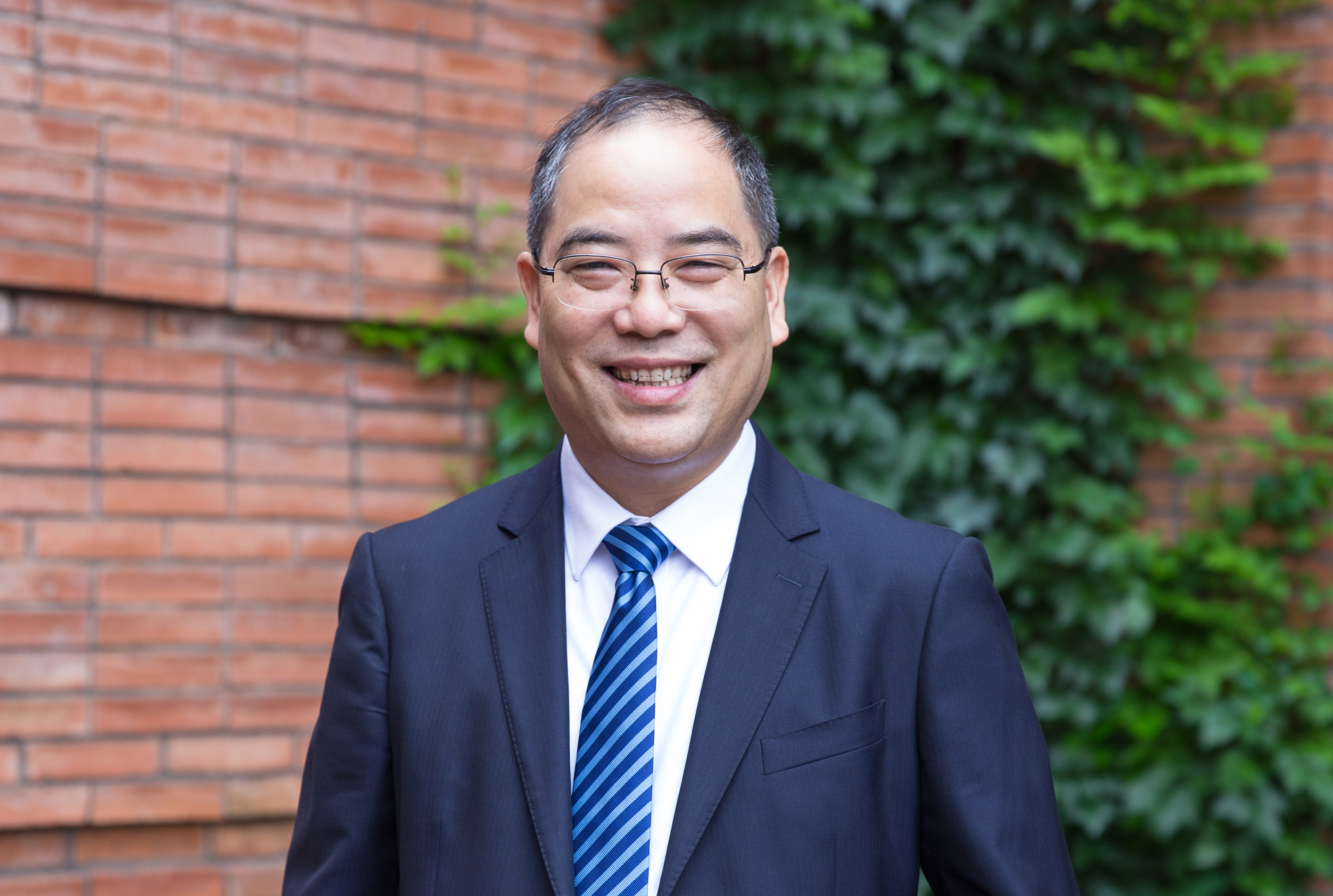 浙江工商大學(xué)黨委書記、教授 郁建興