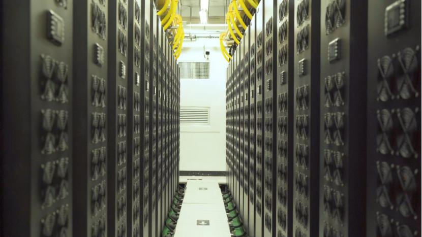 貴安超算中心內(nèi)的機(jī)房。人民網(wǎng) 陽茜攝